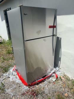 Whirlpool Stainless Steel Refrigerator – Tested & Working – Top Freezer