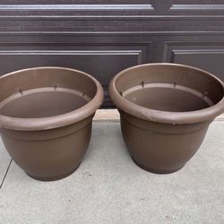 New Adriana’s Planter set  22” 
