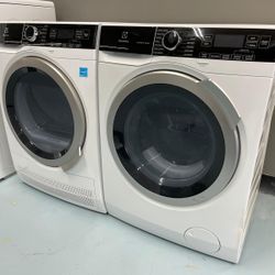 2021 Electrolux 24” Front Load Washer And Electric Dryer Set(Stackable)