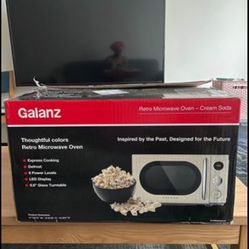 Galanz Retro Microwave 