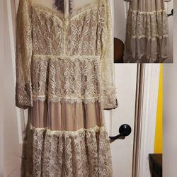 Vintage Look Laced Dress