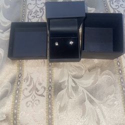 Diamond earrings for Sale