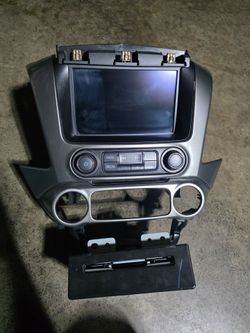 Chevrolete Suburban Factory OEM RADIO