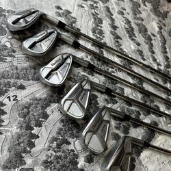 Cleveland Golf Launcher UHX Iron Set