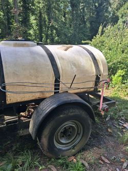 HD water trailer,container has hole in it,sale as is.