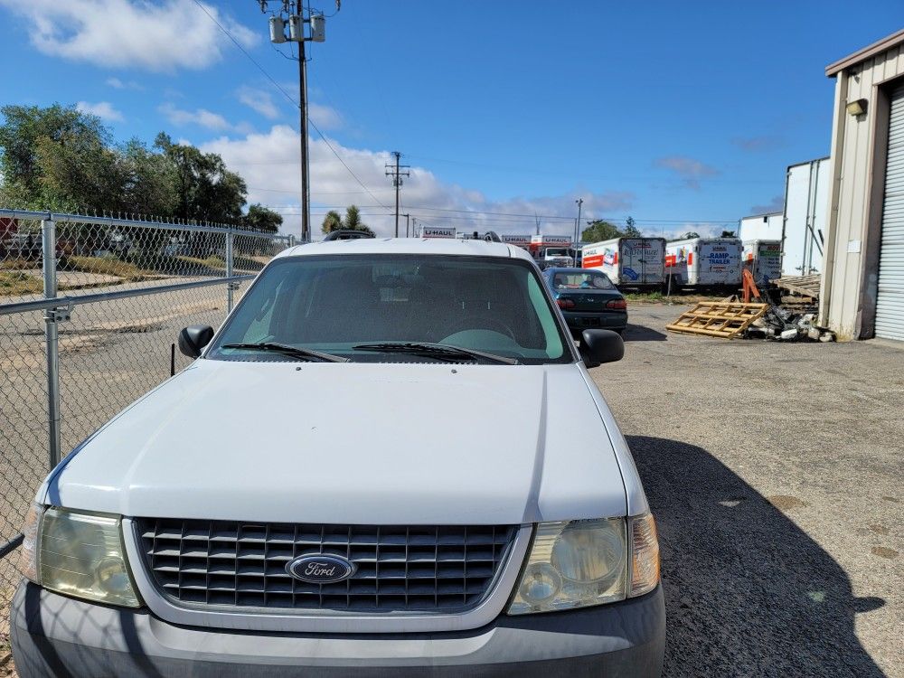 2004 Ford Explorer