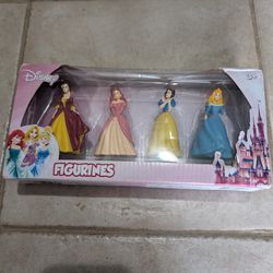 Disney Princess Toy Figures 4-pack Snow White Belle Sleeping Beauty Ariel Beverly Hills Teddy Bear