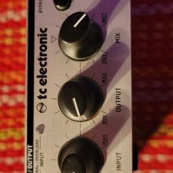 TC Electronic M100 Effects Processor. Pick Up Only 