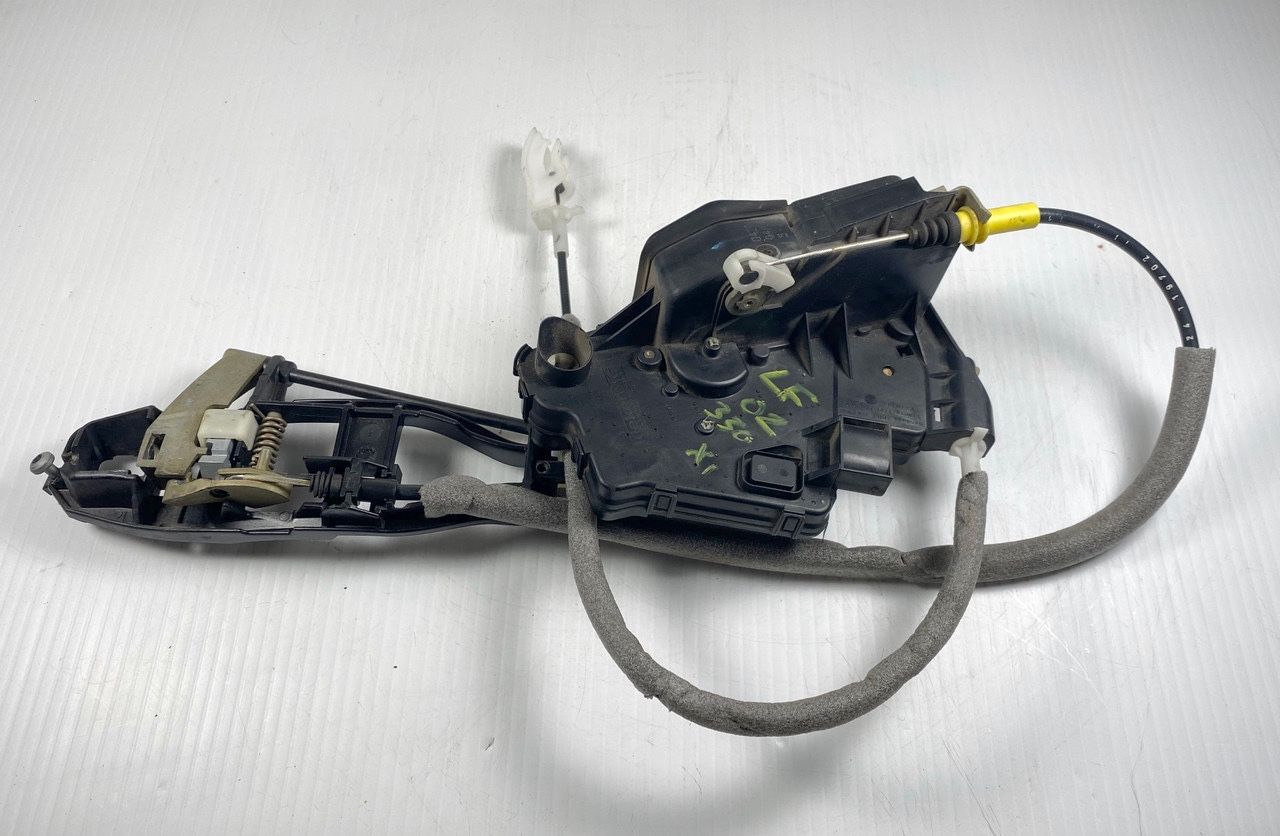 BMW E46 330i 325i Driver Front Door Lock Latch