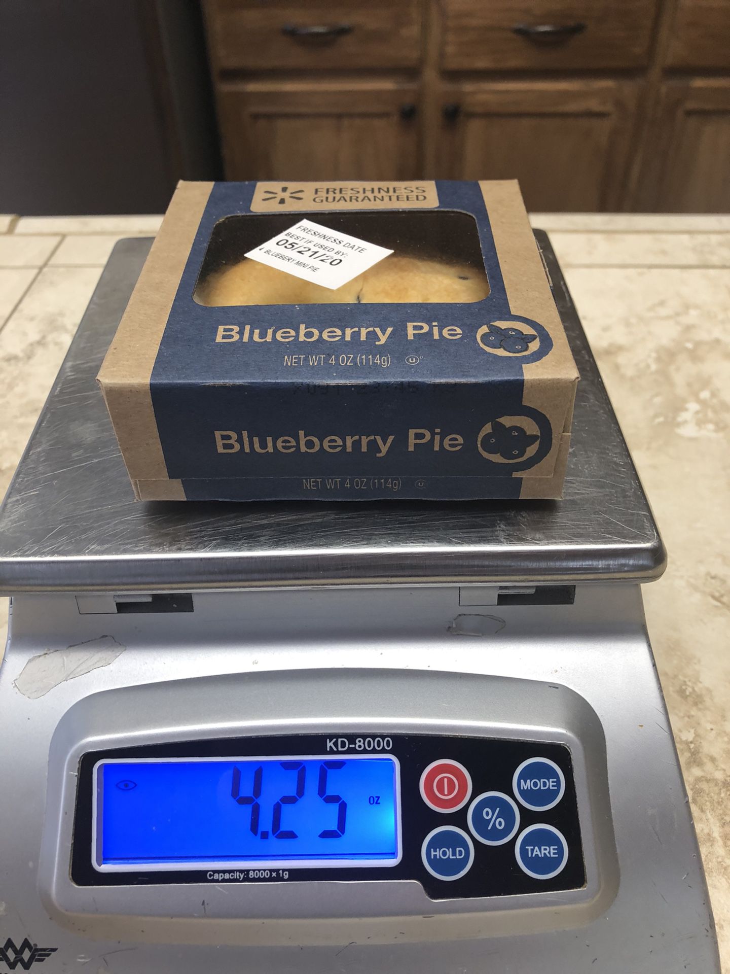 SCALE Digital K-8000 Kitchen Scale Battery operation. Back cover missing and a few rust spots in back does not affect operation used!!! . Back