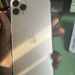 Like New Apple 11 Pro max iphone  unlocked 