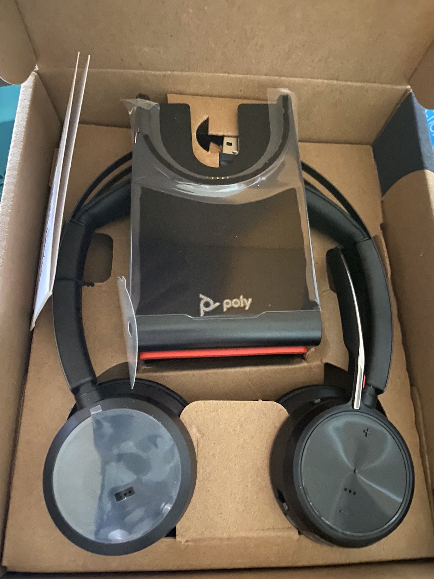 Poly Voyager Focus 2 USB-A Headset with charging stand