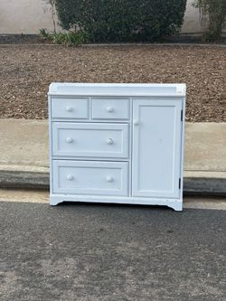Free dresser