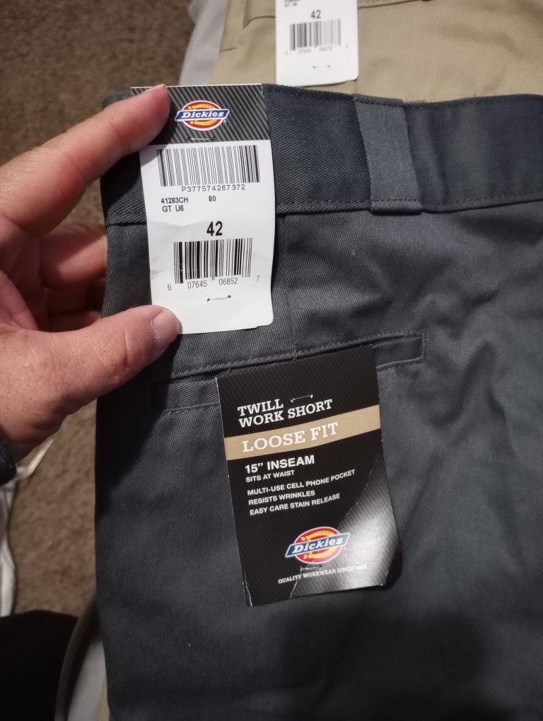 New Size 42 Dickies Shorts 25$ Each