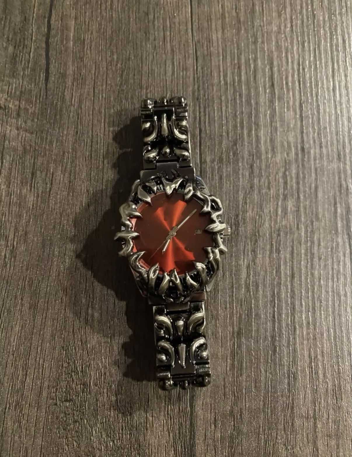 KIOSK's Red Watch Y2K European-American Wristwatch Alien Design