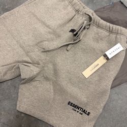 Essential Shorts Size L