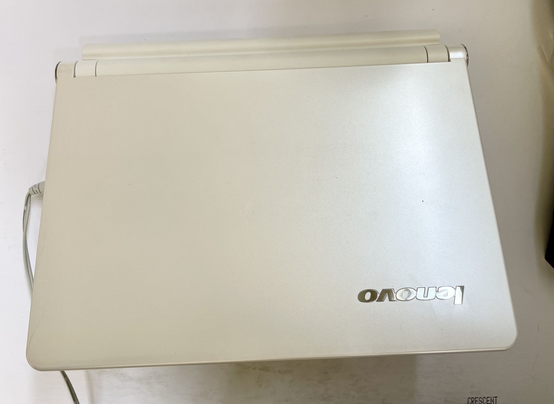 Laptop Old Lenovo x S10 Ideapad Window XP Come With Charger