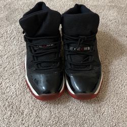 2012 Retro Jordan Bred 11’s Size 5 Kids