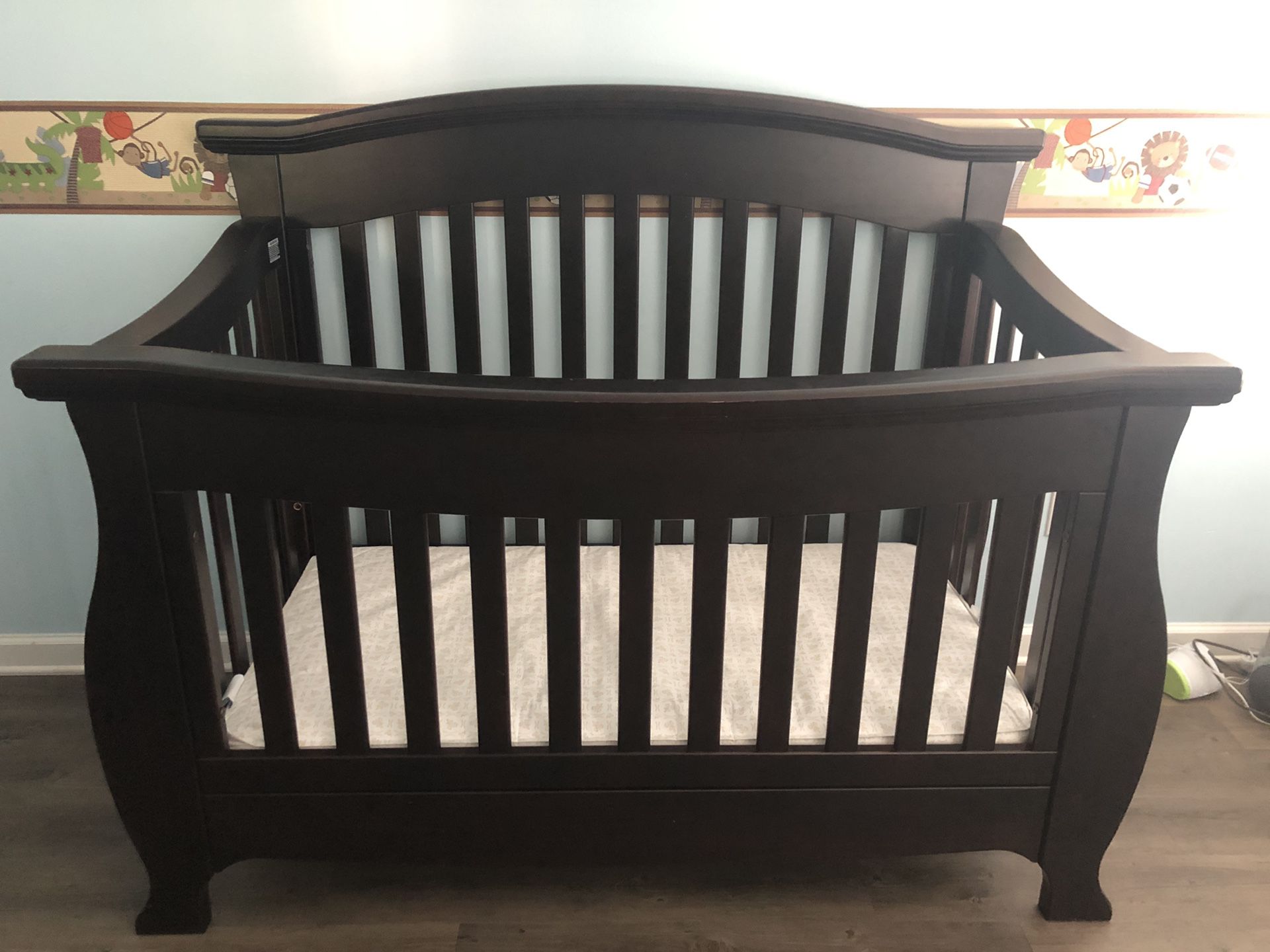 Baby crib - Mattress included