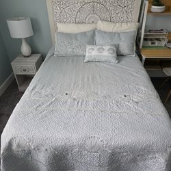 Ashley Paxberry Full Panel Bedroom Set (Like New)