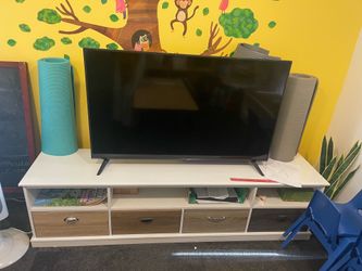 Smart TV/ Stand/ Microwave