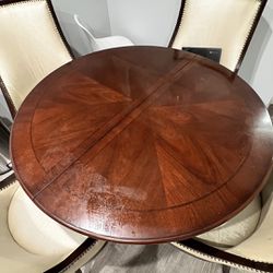 Round Dining Table 
