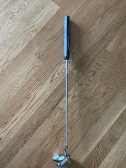 Winn Pro X 1.60 Jumbo Odyssey White Ice 2-Ball Blade putter.