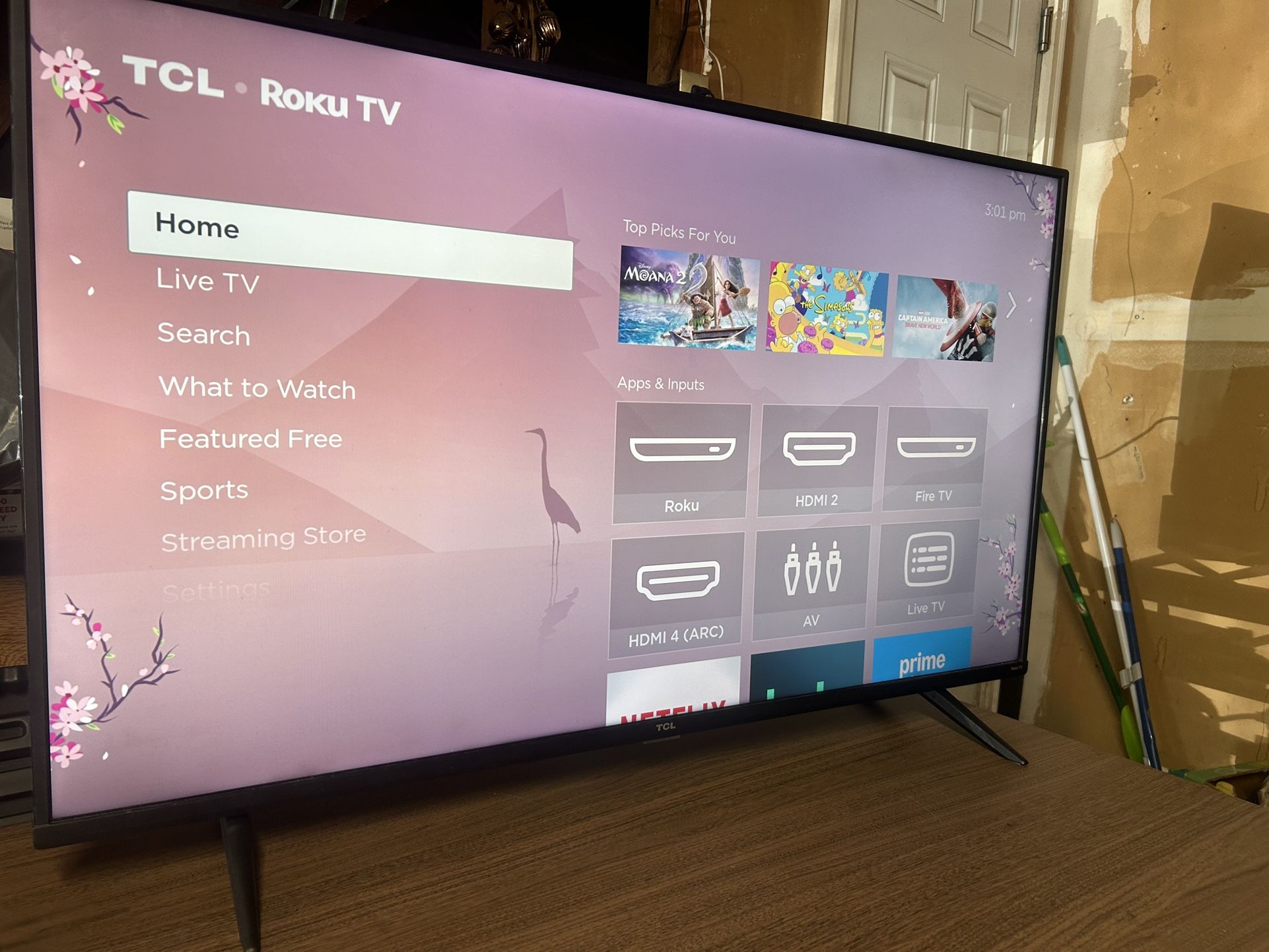 TCL ROKU TV