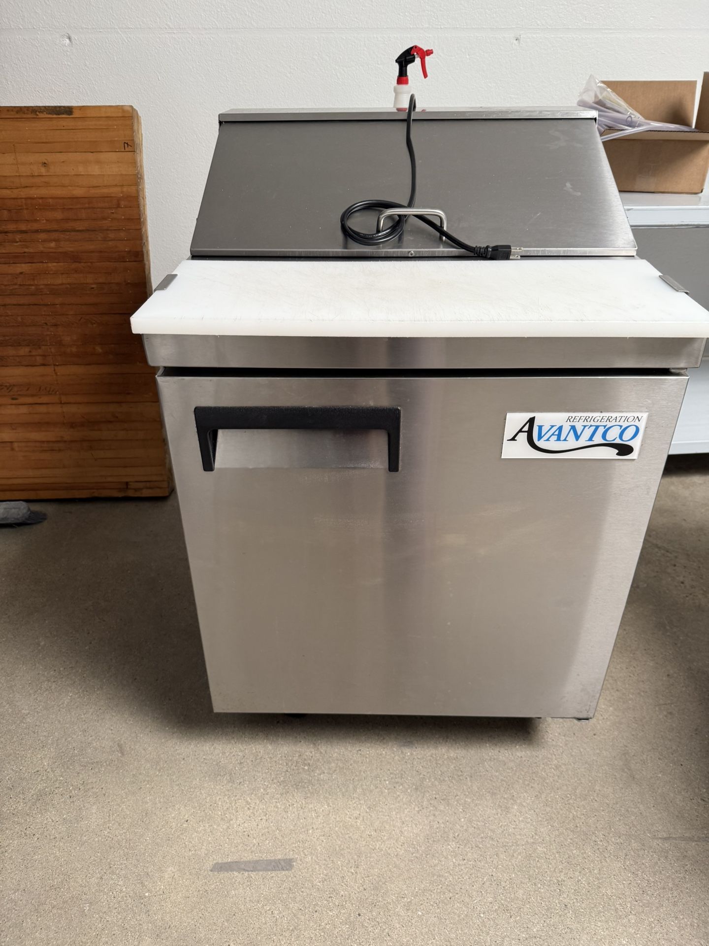 Avantco 27" Sandwich Prep Table