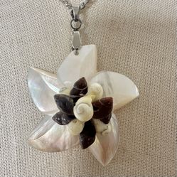 Abalone Heart Shell Flower Pendant Necklace 