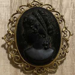 Vintage Black And Gold Tone Cameo Brooch Pin