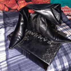 Ladies Boots Size 7.5m