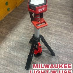 MILWAUKEE LIGHT W USE 2131-20