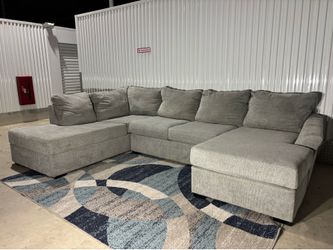 Gray Double Chaise Sectional Couch (Free Delivery)🚚