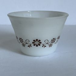 Vintage DYNAWARE PYROREY, milk glass, white mini bowl with brown daisies