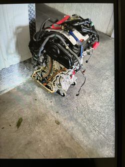 Headlight  Mercedes  E class  fits 2017-2020. Please see picture one tip damaged