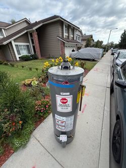 40 gallon Rheem water heater