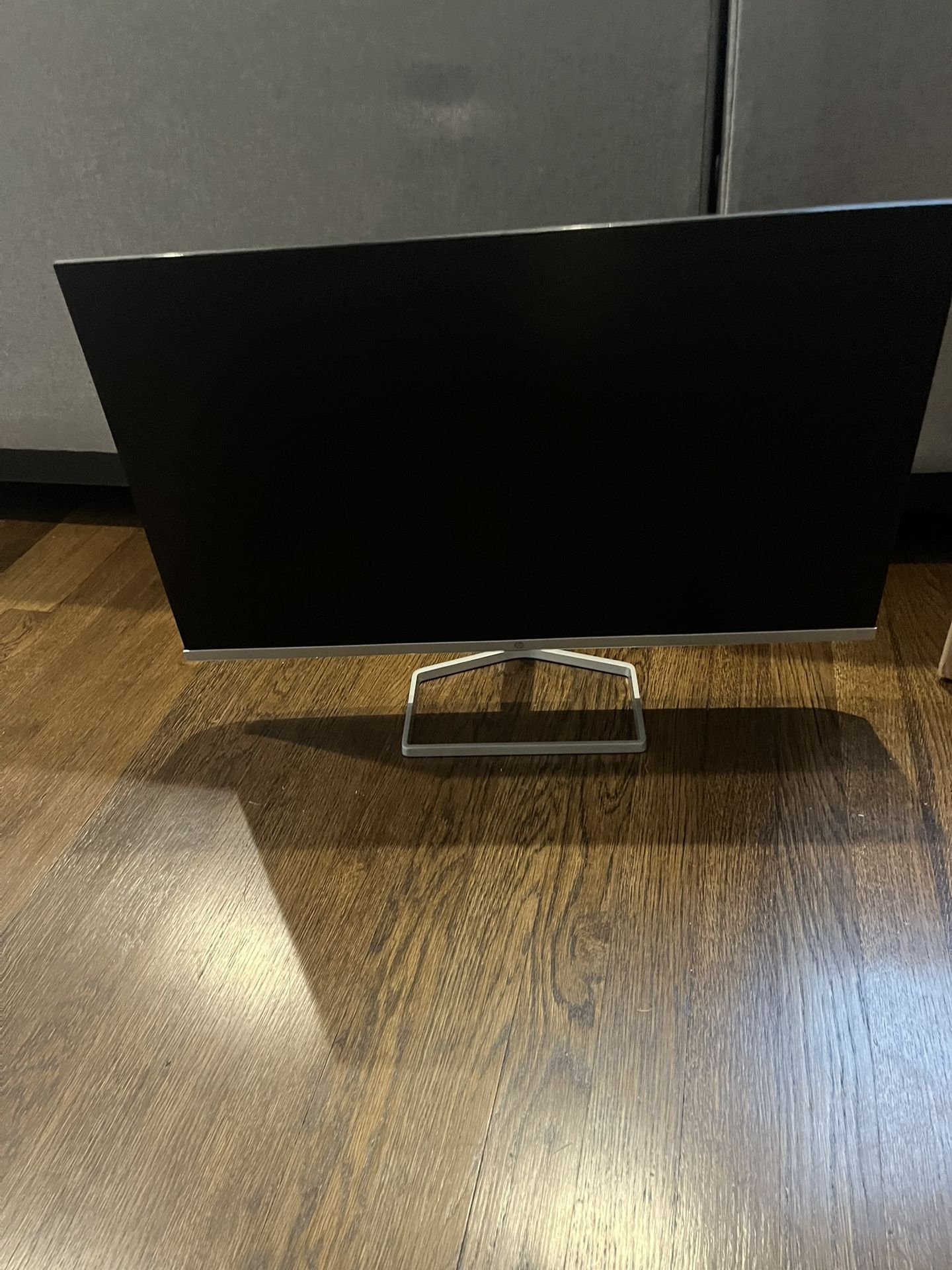 HP- 27” LED MONITOR 