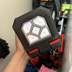 Milwaukee M18 Rover Light 