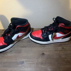 Jordan 1 Mid