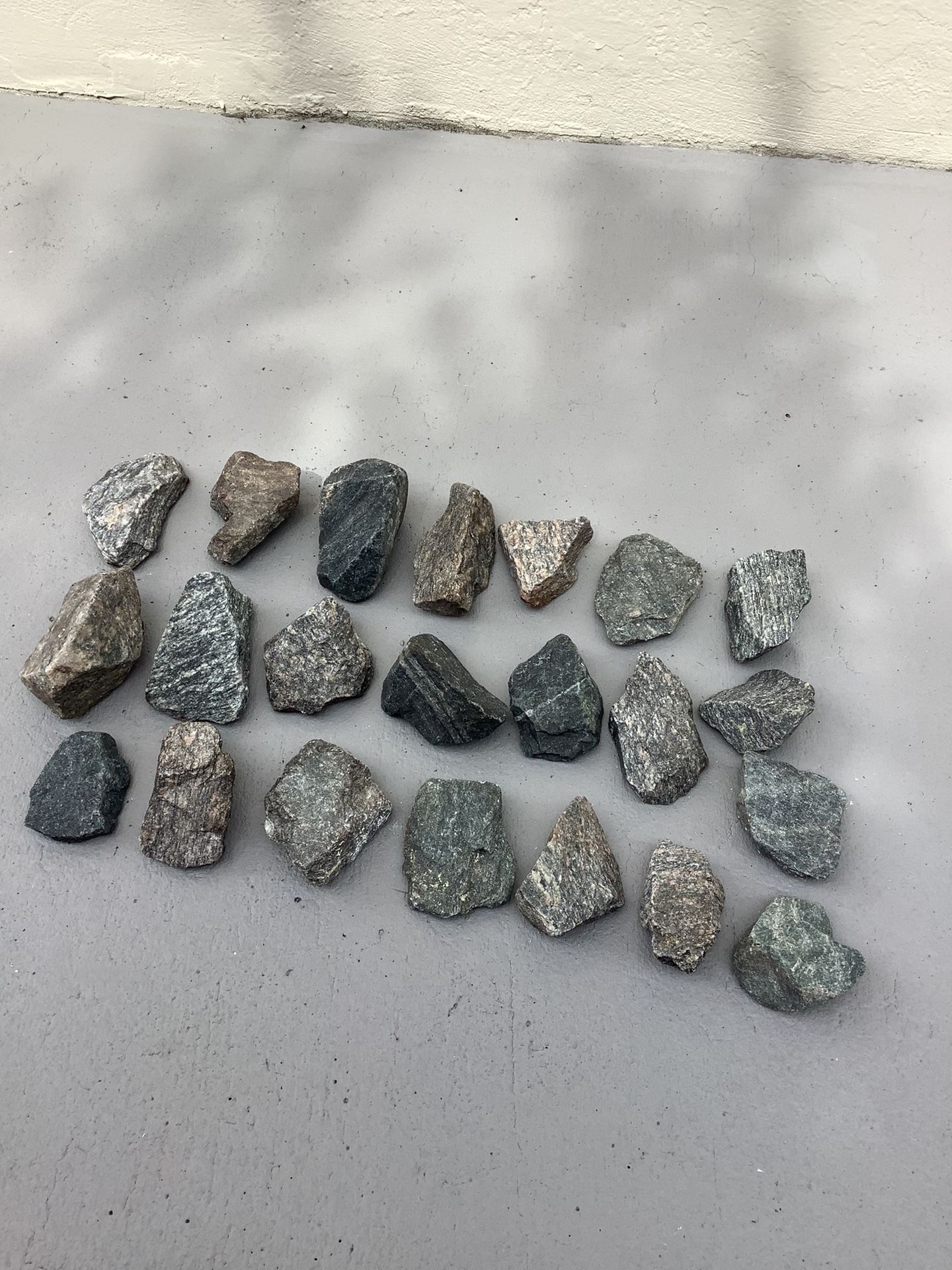 * FISH TANK / AQUARIUM ROCKS * 15 ROCKS FOR $20.00 *