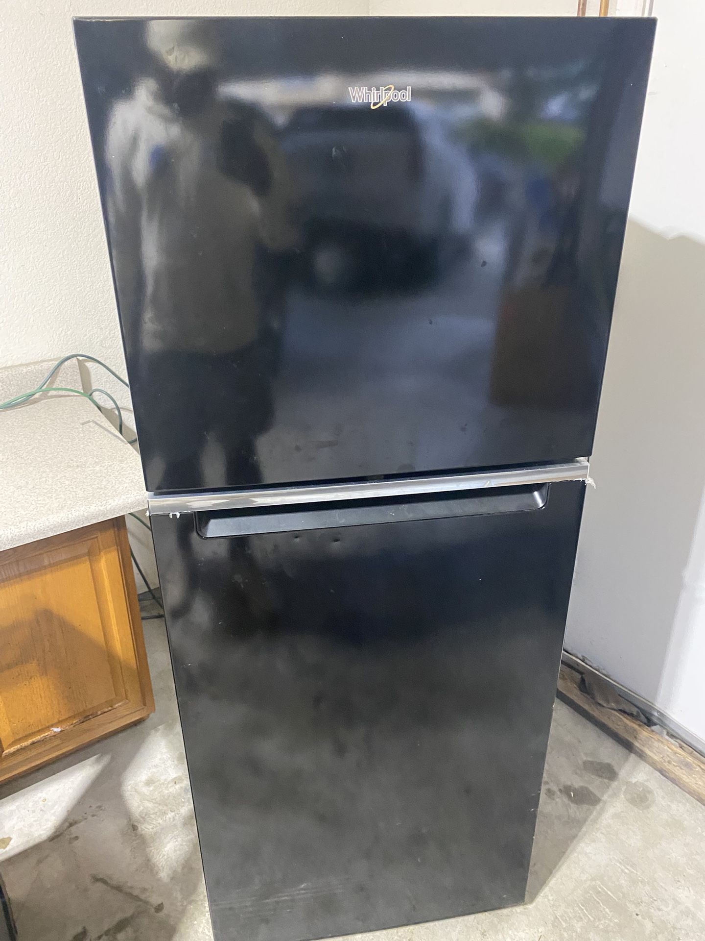 Whirlpool Mid Sized Refrigerator/freezer