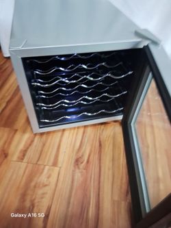 Wine Enthusiast 272 02 13W Stainless Steel/Wood Shelves Silent 12-Bottle Wine Cooler