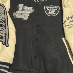 Las Vegas Raiders Brand New Size m