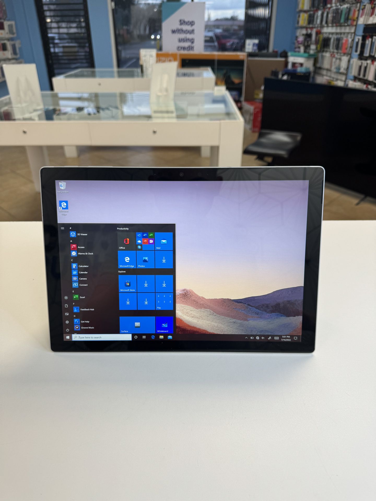Microsoft Surface Pro 7 Intel i5-8GB Ram 128GB SSD Perfect Condition 