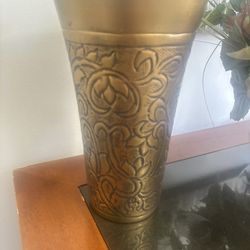 Vase- Unbrakable For Artificial Flowers