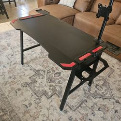 Gaming/ Computer Desk with Monitor Mount Included - RESPAWN