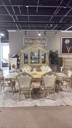 Monique Dining set