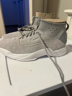 Men’s Nike shoes