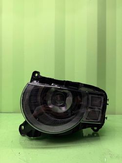 2020 2021 2022 2023 2024 2025 Land Rover Defender Left Driver Side Headlight OEM L8B2-13W030-FF